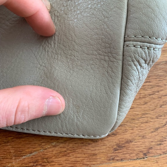 Kate Spade Designer Classic Beige Crossover Leather Bag - Picture 10 of 11